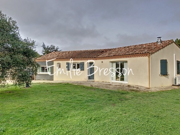 MAISON DE FAMILLE PISCINE ET GRAND TERRAIN A MONTANS 