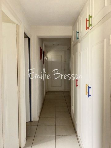 LONGERE RENOVEE A BRENS