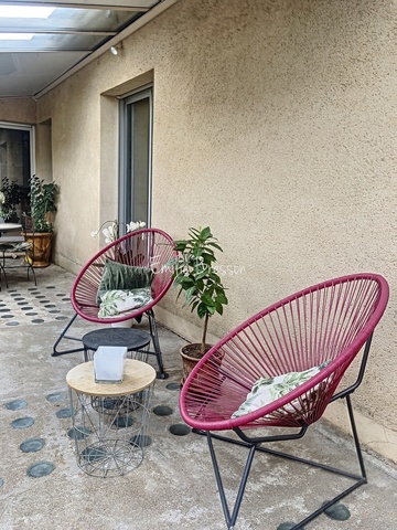 TRES BEL APPARTEMENT AVEC GRANDE TERRASSE