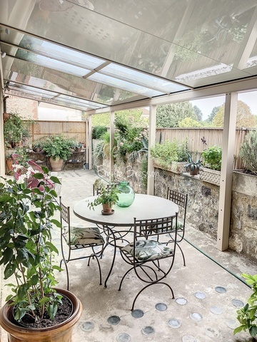 Très bel appartement de 136 m² avec grande terrasse de 42m². Très bel appartement de 136 m² avec grande terrasse de 42m².
