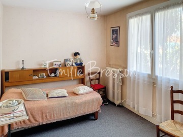 JOLIE MAISON DE QUARTIER A RAFRAICHIR