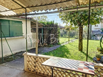 JOLIE MAISON DE QUARTIER A RAFRAICHIR