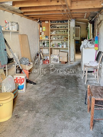 JOLIE MAISON DE QUARTIER A RAFRAICHIR