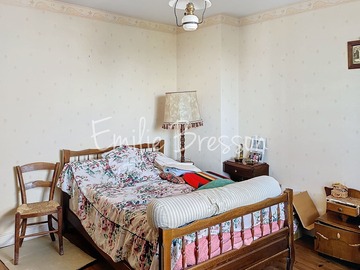 JOLIE MAISON DE QUARTIER A RAFRAICHIR