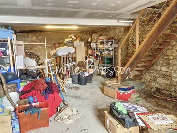  CASTELNAU DE MONTMIRAL Jolie maison de village de 90 m2, avec terrasse et garage!