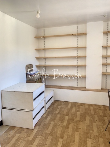  CASTELNAU DE MONTMIRAL Jolie maison de village de 90 m2, avec terrasse et garage!