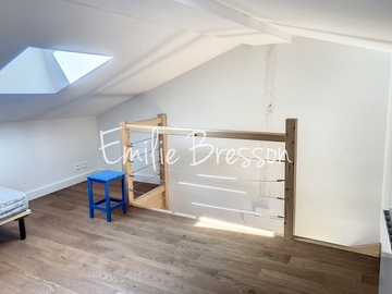 CASTELNAU DE MONTMIRAL Jolie maison de village de 90 m2, avec terrasse et garage!