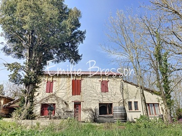 MAISON DE CAMPAGNE A RECONSTRUIRE