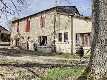 MAISON DE CAMPAGNE A RECONSTRUIRE