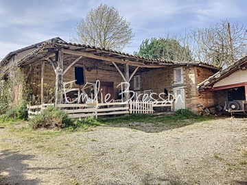 MAISON DE CAMPAGNE A RECONSTRUIRE