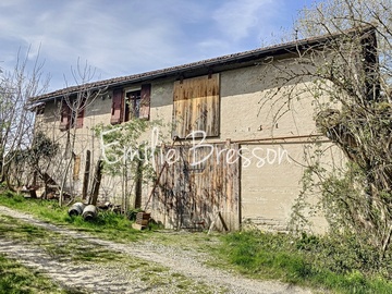 MAISON DE CAMPAGNE A RECONSTRUIRE