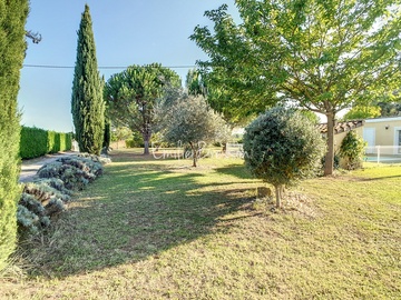 MAISON DE FAMILLE A BRENS AVEC GRAND TERRAIN, PISCINE , STUDIO ET DOUBLE GARAGE!