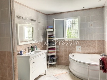 MAISON DES ANNEES 2000 AVEC 2250 M²DE TERRAIN 