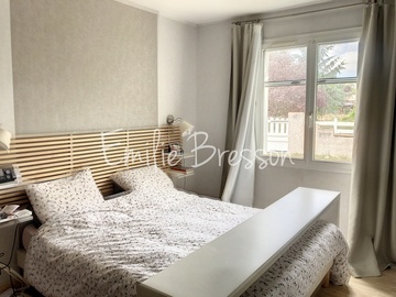 MAISON DES ANNEES 2000 AVEC 2250 M²DE TERRAIN 