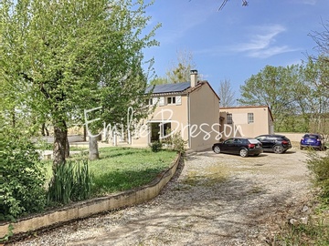 BELLE MAISON DE FAMILLE DE 163 M² AVEC PISCINE ET PARC ARBORE