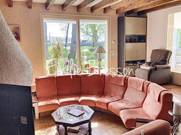 BELLE MAISON DE FAMILLE DE 163 M² AVEC PISCINE ET PARC ARBORE