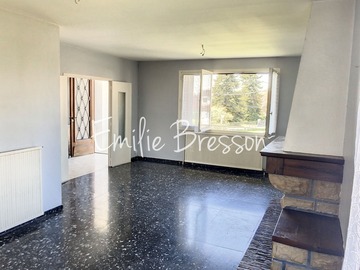 MAISON DE CENTRE VILLE SUR 2 NIVEAUX AVEC 1500M² DE TERRAIN