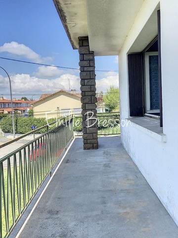 MAISON DE CENTRE VILLE SUR 2 NIVEAUX AVEC 1500M² DE TERRAIN