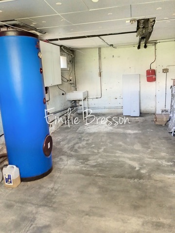 MAISON DE CENTRE VILLE SUR 2 NIVEAUX AVEC 1500M² DE TERRAIN