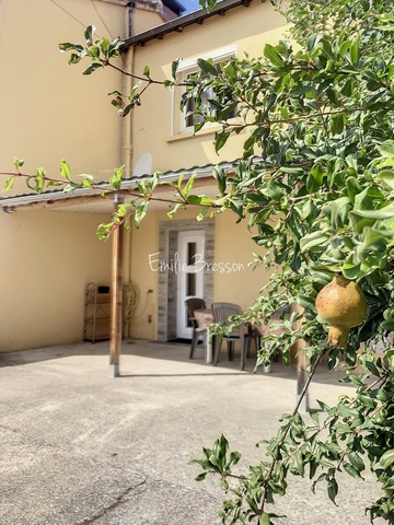 MAISON DE QUARTIER DE 100 M²AVEC 65 M² DE TERRASSES