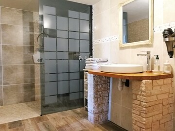 salle de bain PMR
