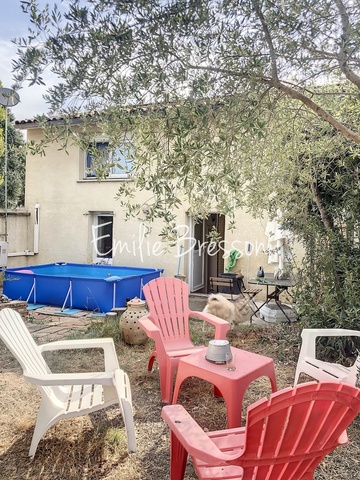 Gaillac , maison de ville type longère avec petit jardin !