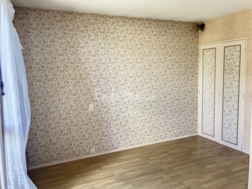 MAISON ANNEES 60 A RAFRAICHIRE AVEC 4 CHAMBRES ET UNE PARCELLE DE 320M²