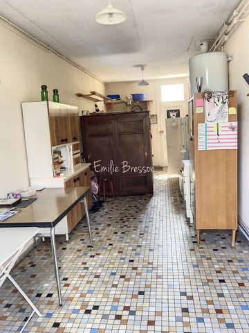 MAISON ANNEES 60 A RAFRAICHIRE AVEC 4 CHAMBRES ET UNE PARCELLE DE 320M²