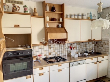 MAISON ANNEES 60 A RAFRAICHIRE AVEC 4 CHAMBRES ET UNE PARCELLE DE 320M²